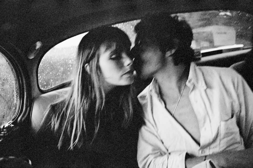a black and white image of jane birkin and serge gainsbourg