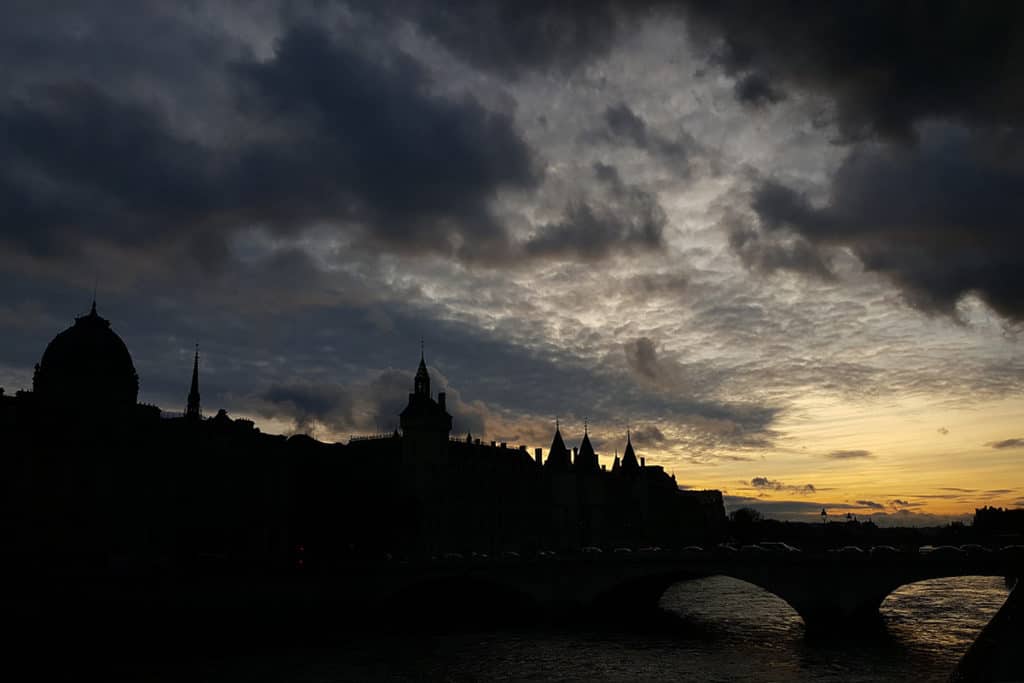 how to move to france