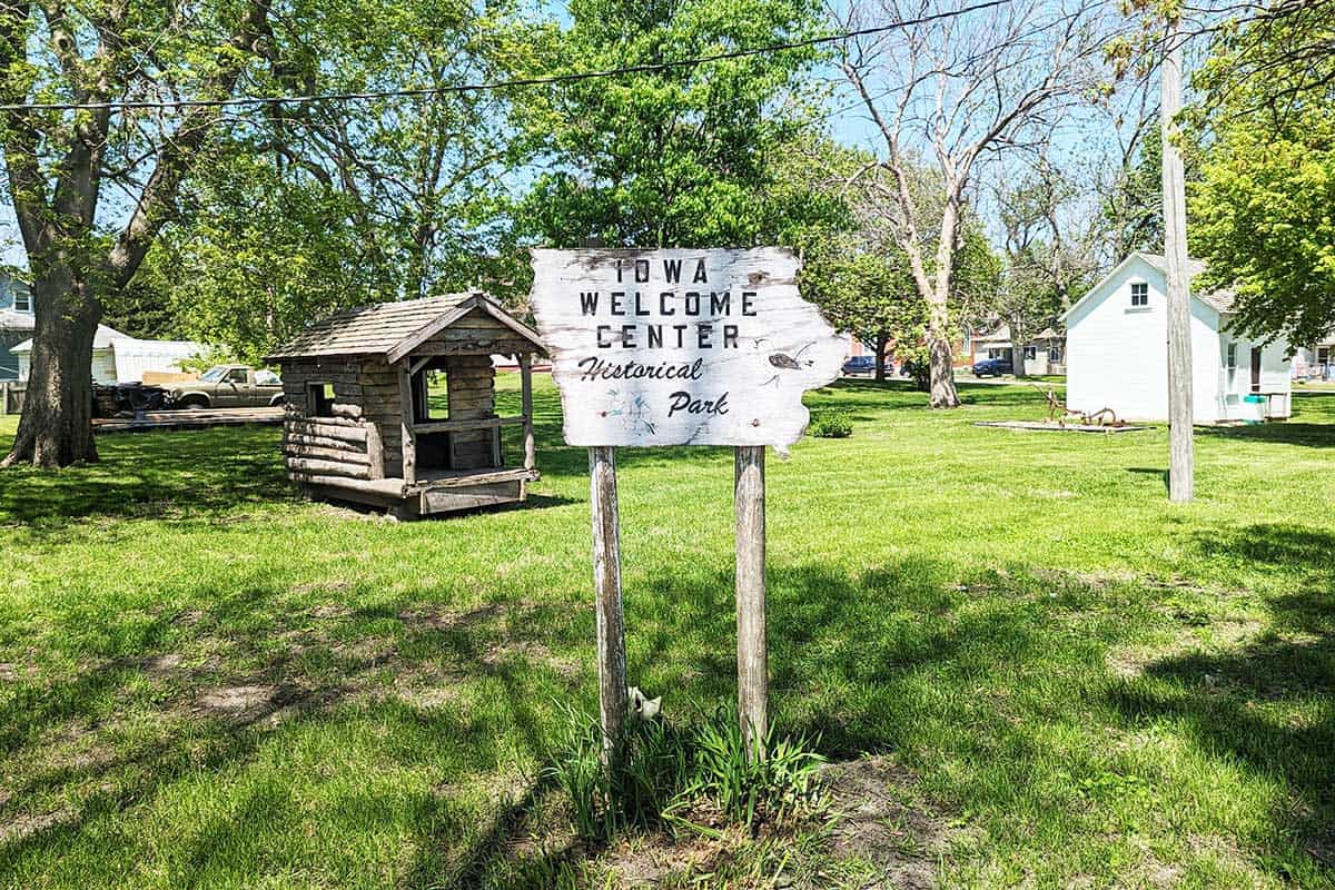 iowa welcome center sign