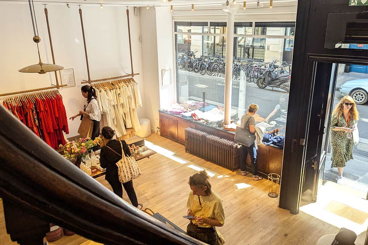 sezane outlet interior in paris