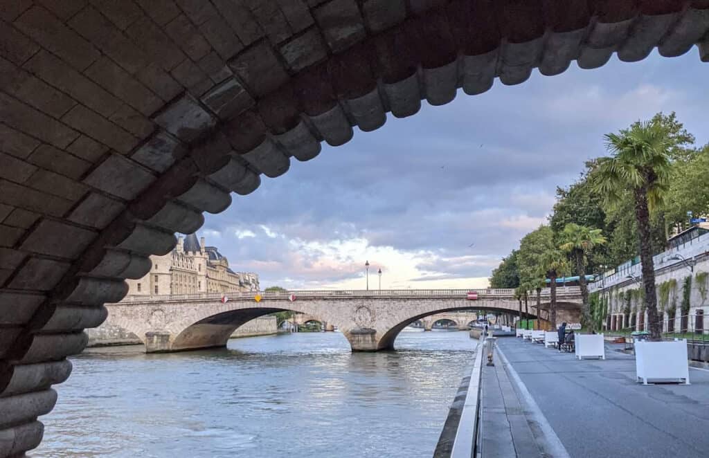 paris archway