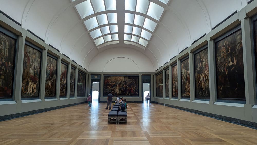 paris 1 day itinerary - the louvre